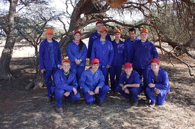 Jong jagters besoek Kalahari