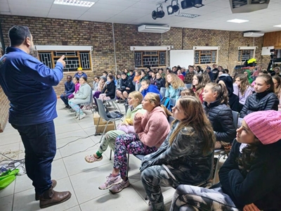 SA for Hope besoek landsdienskamp