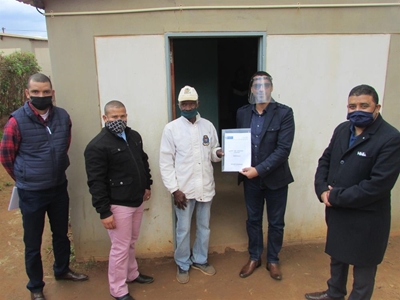 Lang wag vir eienaarskap verby