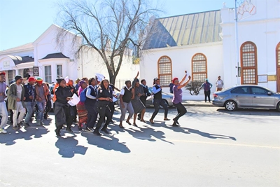 Police commend peaceful protest