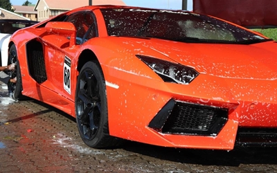 Sportmotors verskaf oral plesier