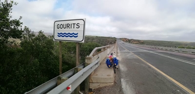 Woman to attempt record time cycling around the globe