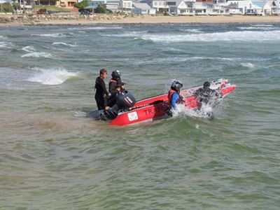 Militêre Akademie Trans Enduro span doen Stilbaai aan