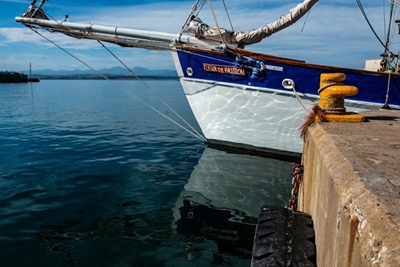 Swiss sailboat visits Bay of explorers