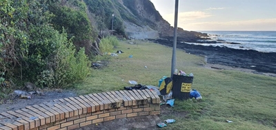 Lifeguards, residents at mercy of unruly crowds