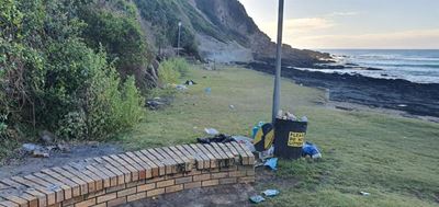 Lifeguards, residents at mercy of unruly crowds