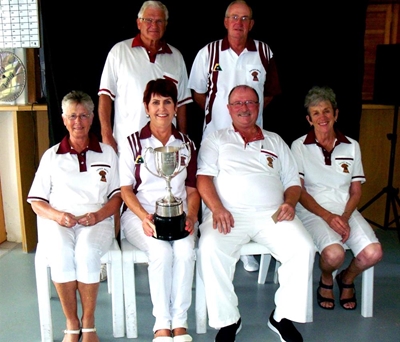 Groot Brak-rolbal  deel pryse uit