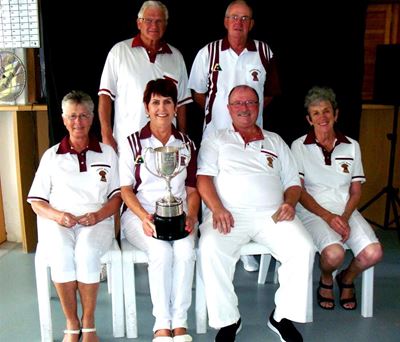 Groot Brak-rolbal  deel pryse uit