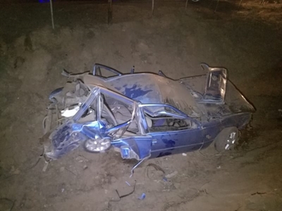 Opvolg: 6 mense in motor