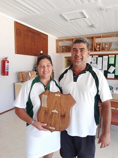 Close games at singles bowls