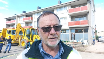 Bredell tells rescuers: ‘No politicians on disaster site’ 