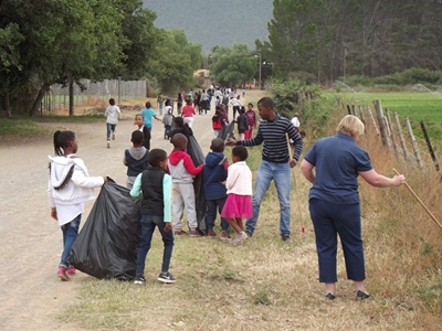 Joining hands to clean up Adendorp