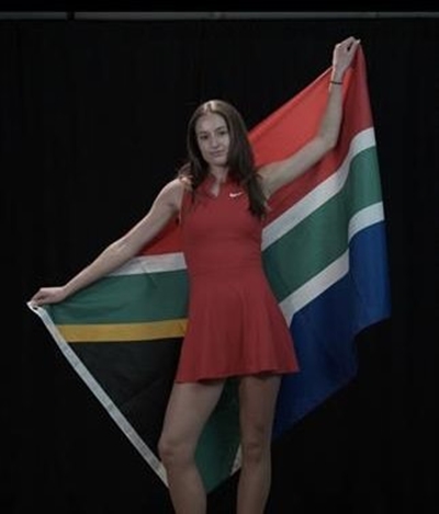 Liebe speel nou tennis in Amerika