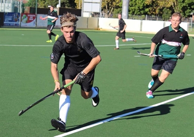 Victory for men's hockey team