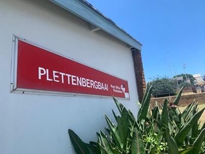 Plett post office robbed 
