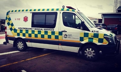 Two paramedics suspended for allegedly abandoning woman in distress