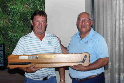 Donny Smith skitter op die gholfbaan in 2018