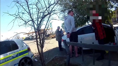 Swendelaar ry met advokaat se Audi