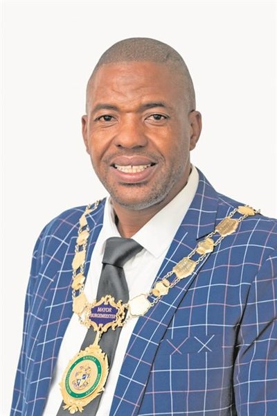 Third time unlucky for Knysna mayor