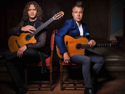 Dynamic guitar duo back in town
