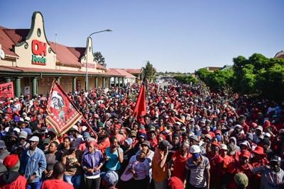 Tensions high as early morning Senekal protests start