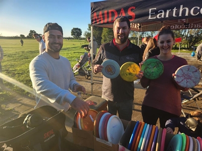 High winds complicate disc golf finals