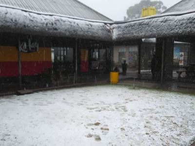 Snow falls in Drakensberg near Van Reenen’s Pass