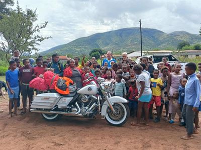 Motorfietsrit vir Caleb kry momentum