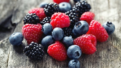 How berries could help fight cancer