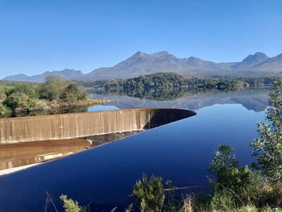 Garden Route Dam overflowing