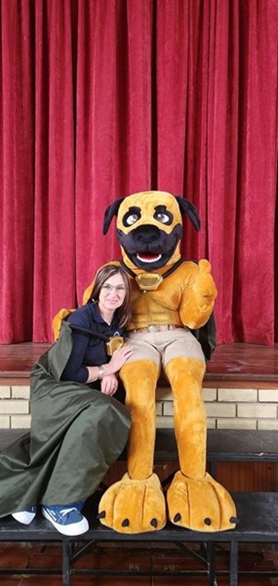 Braaf die boerboel sien om na kinders se toekoms en welstand
