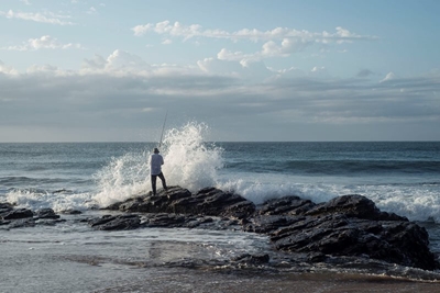 Level 1 warning for damaging waves issued between Plettenberg Bay and East London