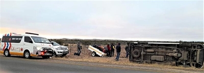 Three injured on R61 in taxi accident
