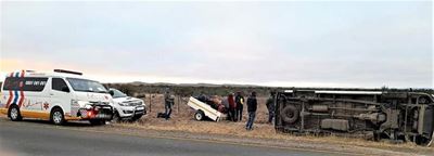 Three injured on R61 in taxi accident