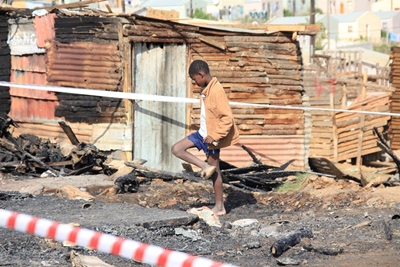 Enkanini in sak en as na brand