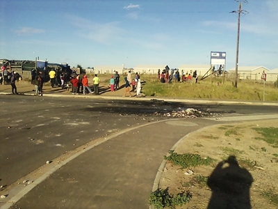 OPVOLG: Rosedale, onderhandelinge met betogers