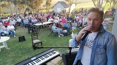 Bekende kunstenaars sorg vir top vermaak