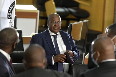 Molefe continues to take swipes at Ramaphosa