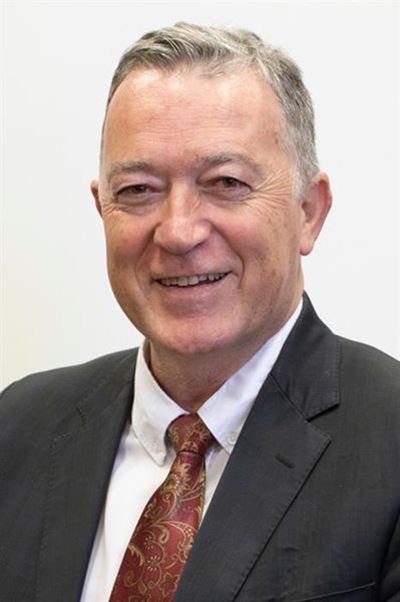 Dugmore takes a swing at DA and Jordaan over Kannaland position