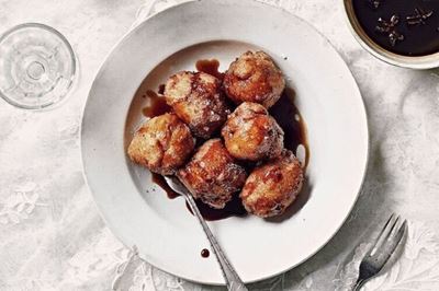 Jamie Oliver’s doughnuts in anise caramel