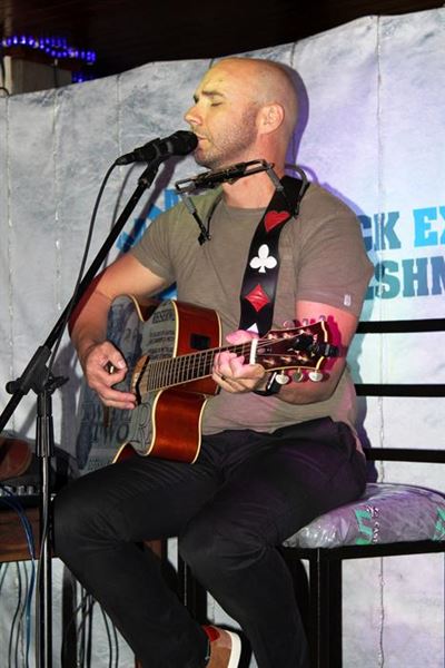 Jakkie sing oor pikkewyne en spoke