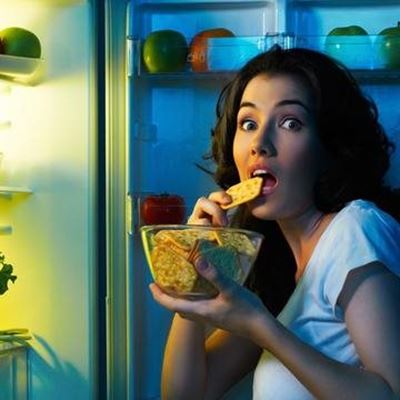 Does late-night eating really cause weight gain?