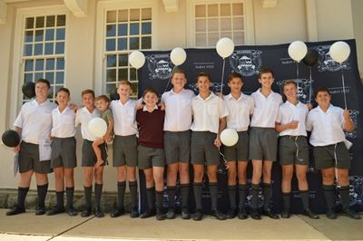 Gr 7's groet Laer Volkskool