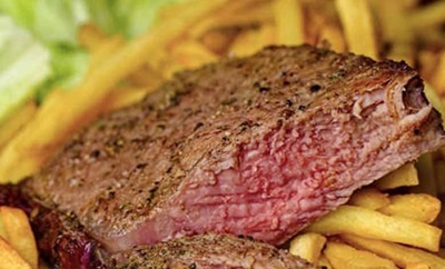 Air fryer rump steak with fries