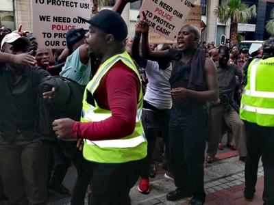 Cash-in-transit unions in Cape Town take their demands to Helen Zille