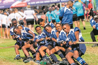 Oudtshoorn-toutrekkers trek medaljes los