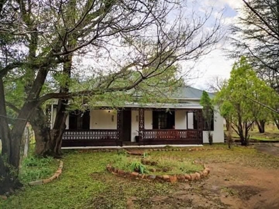 Nieu-Bethesda to host writers’ retreat at Athol Fugard’s historic home