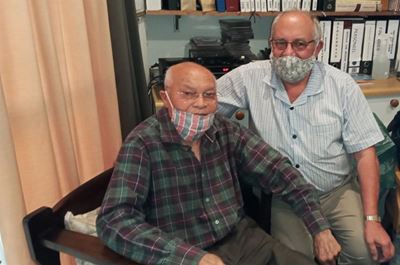 Na meer as 50 jaar groet Chris April George