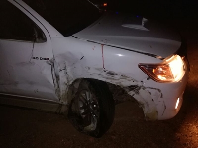Bakkie ry in vragmotor vas