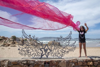 Angel wings bring message of hope